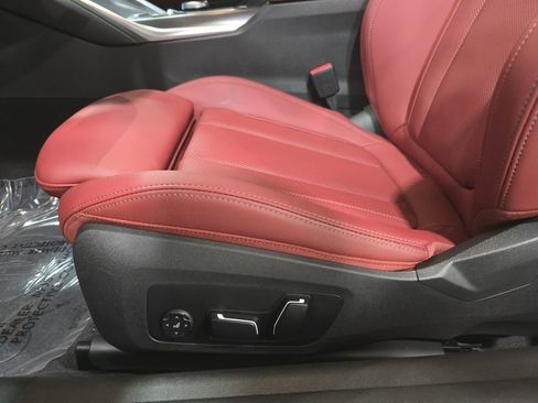 Used 2025 BMW 430i Coupe w/ M Sport Package RWD image 28