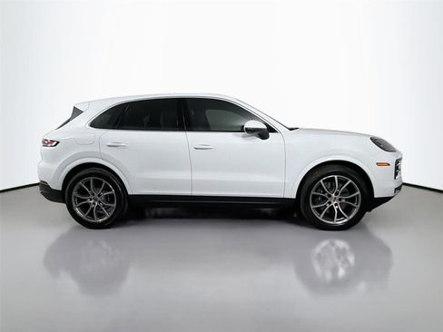 Used 2026 Porsche Cayenne E-Hybrid AWD/4WD image 8