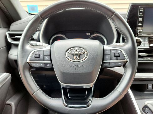 Used 2021 Toyota Highlander XSE image 23