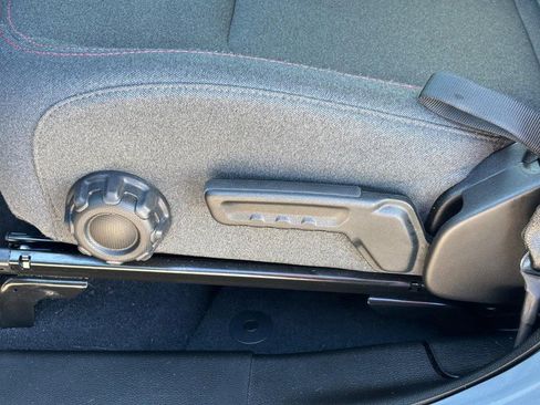 Used 2025 Jeep Wrangler Unlimited Rubicon w/ Convenience Group image 15