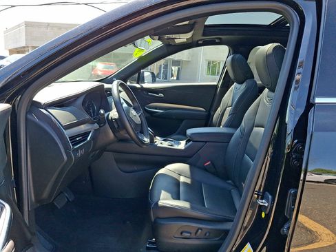 Used 2023 Cadillac XT4 Premium Luxury w/ Cold Weather Package AWD/4WD image 14