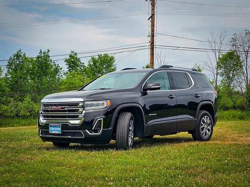 Certified 2023 GMC Acadia SLT w/ Preferred Package image 8