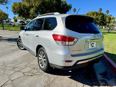Used 2013 Nissan Pathfinder SL w/ Trailer Tow Pkg image 5