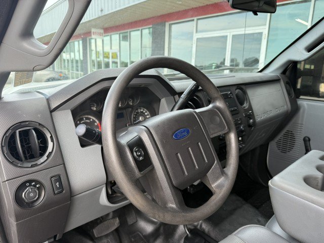 Used 2015 Ford F550 4x4 Regular Cab Super Duty image 22