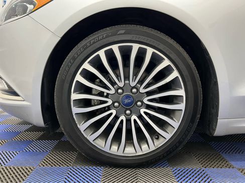 Used 2018 Ford Fusion Titanium image 17