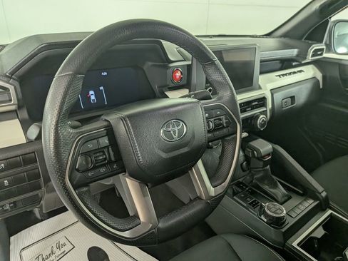 Used 2024 Toyota Tacoma TRD Off-Road image 18