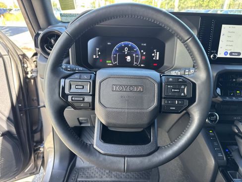 Used 2024 Toyota Land Cruiser image 28