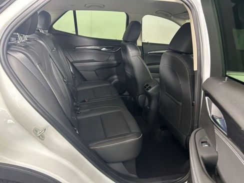 Used 2023 Buick Envision Essence image 28