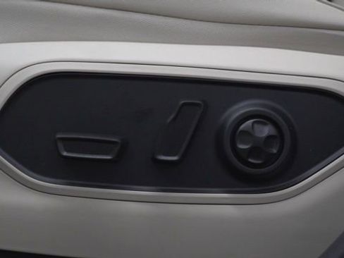 New 2025 Jeep Grand Cherokee L Limited w/ Luxury Tech Group II image 15