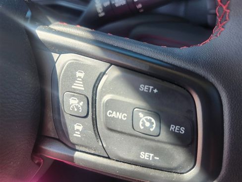 Used 2025 Jeep Wrangler Unlimited Rubicon image 16