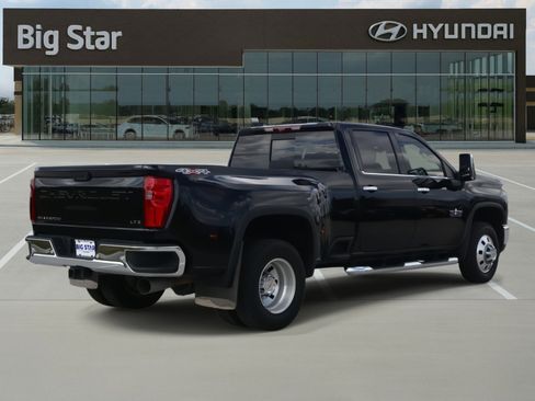 Used 2025 Chevrolet Silverado 3500 LTZ w/ LTZ Texas Edition image 6