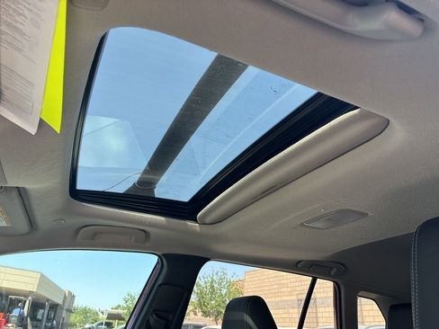 Used 2023 Toyota Corolla Cross XLE w/ Convenience Package image 8