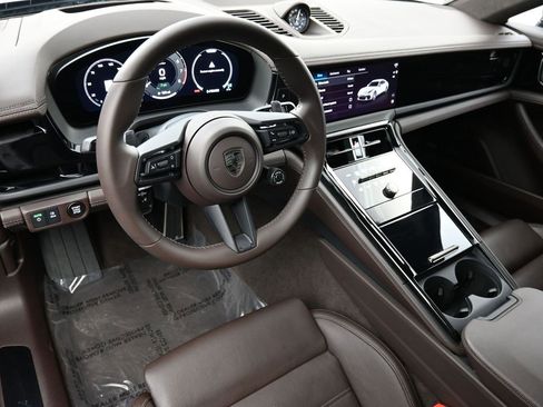 Used 2025 Porsche Panamera Turbo image 4