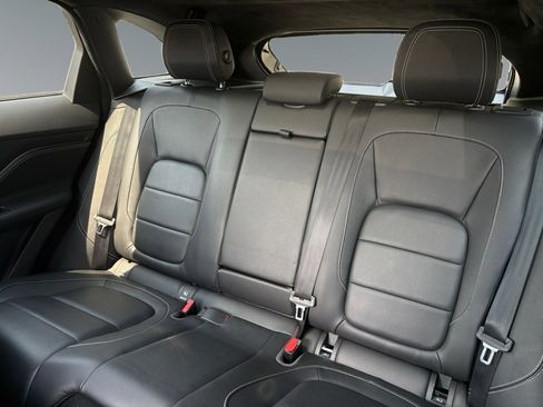 Used 2019 Jaguar F-PACE R-Sport image 33