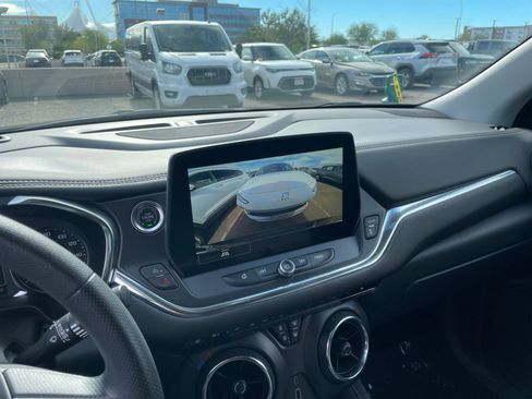 Used 2025 Chevrolet Blazer LT image 17