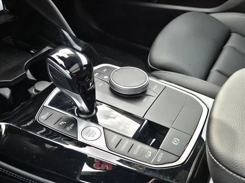 Used 2025 BMW X4 xDrive30i image 15