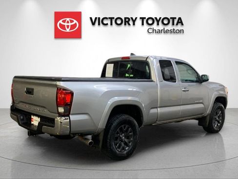 Used 2022 Toyota Tacoma SR5 w/ SR5 Appearance Package (SM) AWD/4WD image 7