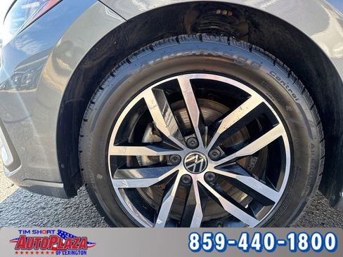 Used 2025 Volkswagen Jetta SE image 6