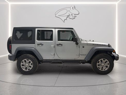 Used 2016 Jeep Wrangler Unlimited Rubicon w/ Dual Top Group AWD/4WD image 6