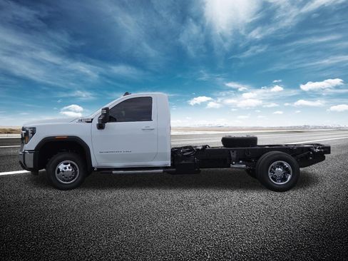 New 2026 GMC Sierra 3500 SLE w/ SLE Convenience Package AWD/4WD image 12