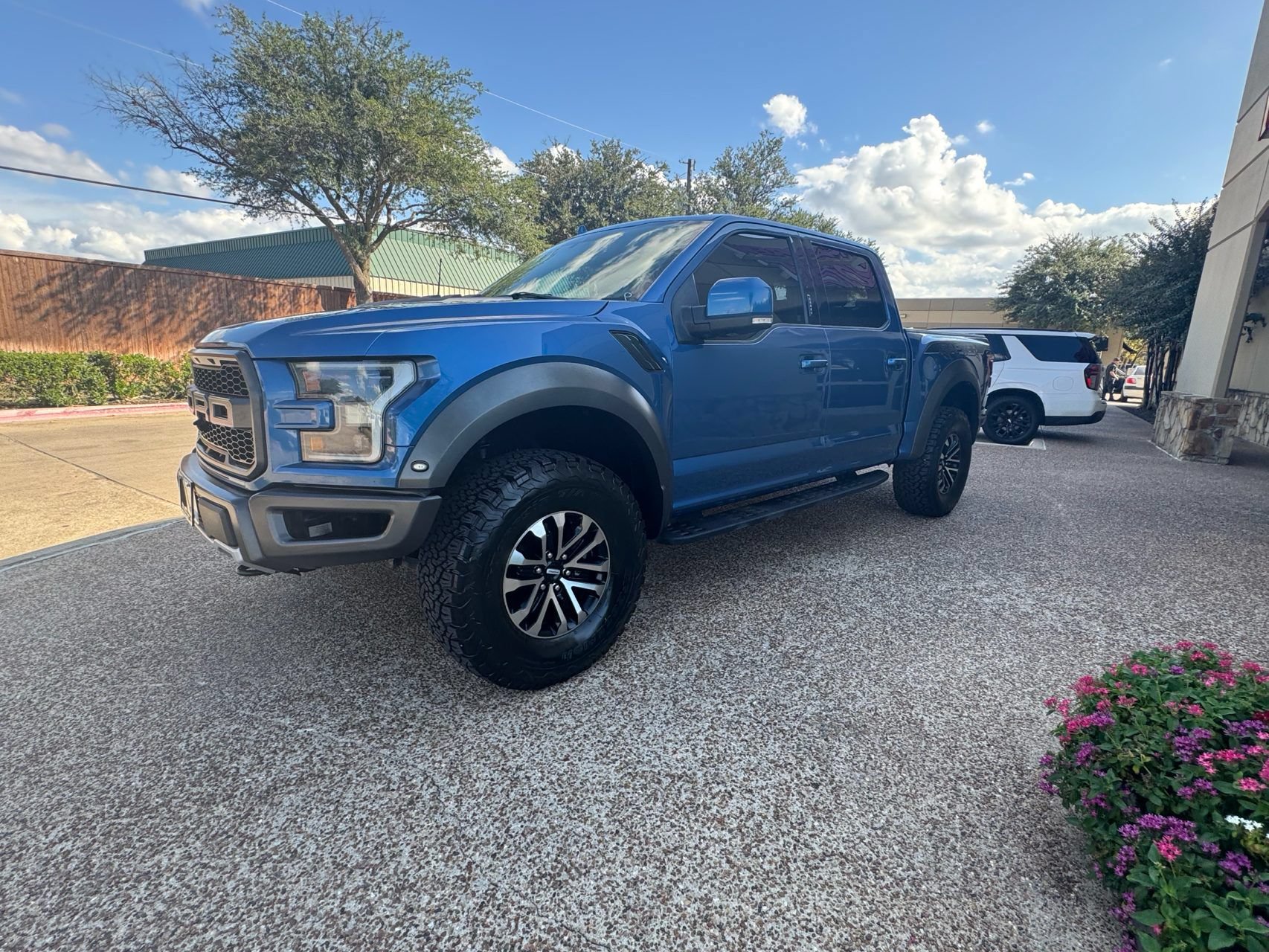 Used 2020 Ford F150 Raptor w/ Equipment Group 802A Luxury AWD/4WD image 12
