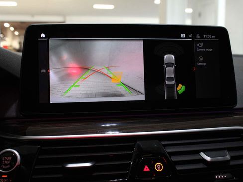 Certified 2022 BMW 530i w/ Premium Package image 18