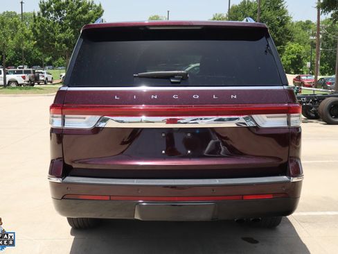 Used 2023 Lincoln Navigator L Reserve AWD/4WD image 4