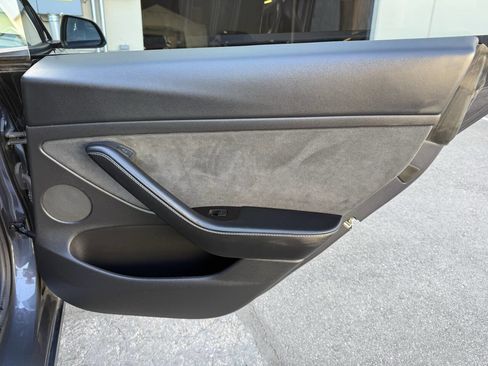 Used 2021 Tesla Model 3 Long Range image 18