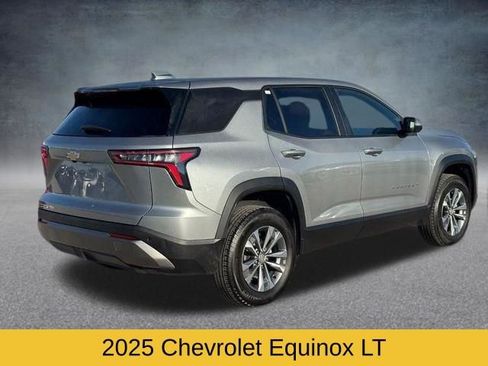 Used 2025 Chevrolet Equinox LT AWD/4WD image 3