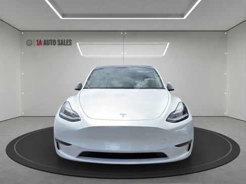 Used 2022 Tesla Model Y Long Range AWD/4WD image 8