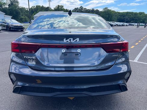 Used 2023 Kia Forte LXS FWD image 4
