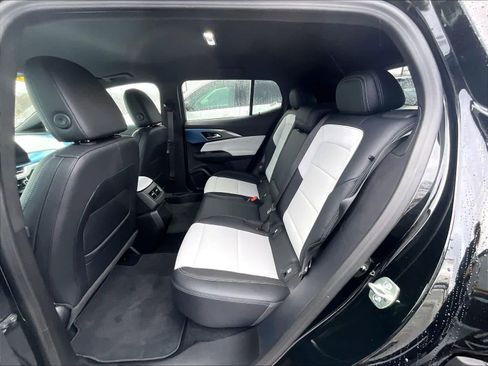 Used 2025 Chevrolet Equinox EV LT image 15