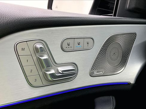 Certified 2025 Mercedes-Benz GLS 450 4MATIC image 33