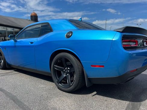 Used 2018 Dodge Challenger SRT Hellcat image 3
