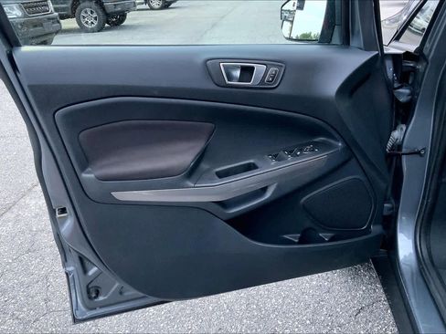 Used 2018 Ford EcoSport SE FWD image 21