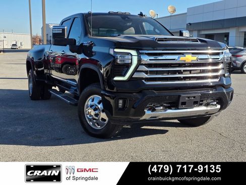 Used 2024 Chevrolet Silverado 3500 High Country w/ High Country Premium Package image 1
