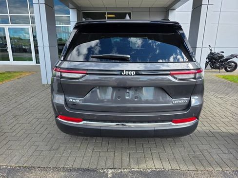 Used 2025 Jeep Grand Cherokee Laredo X w/ Luxury Tech Group I AWD/4WD image 3