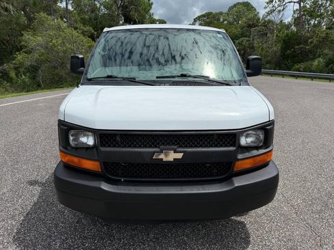 Used 2015 Chevrolet Express 2500 image 8