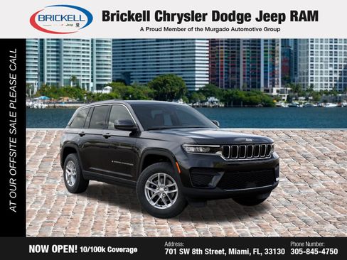 Used 2025 Jeep Grand Cherokee Laredo X AWD/4WD image 2