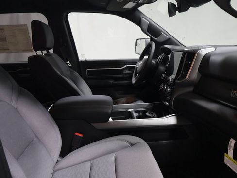 New 2026 RAM 1500 4x4 Crew Cab image 14