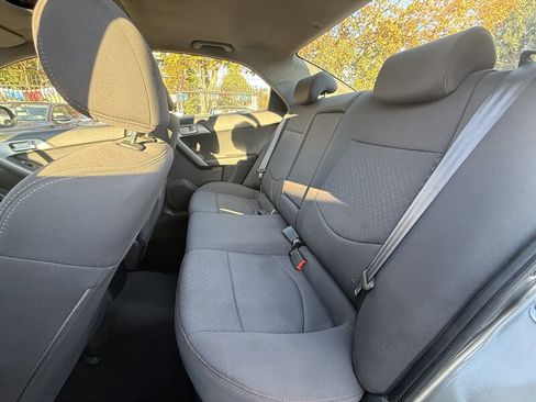 Used 2010 Kia Forte SX image 15