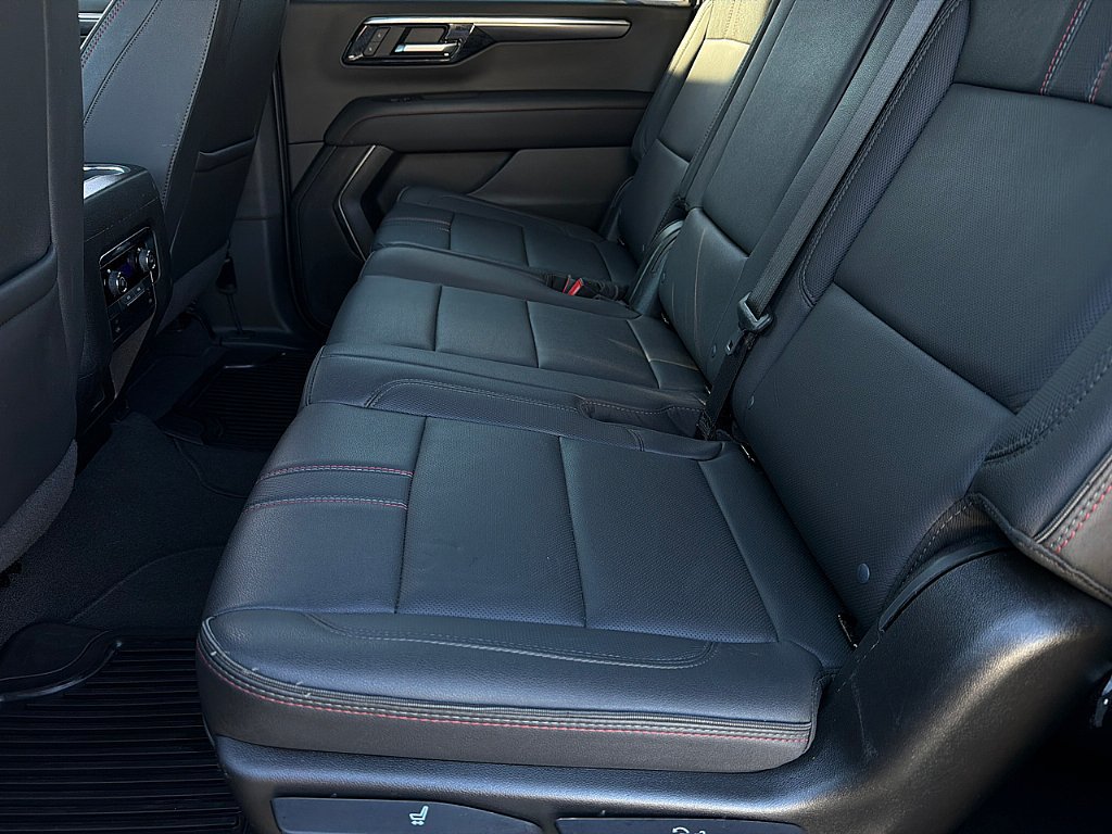 Used 2026 Chevrolet Suburban RST AWD/4WD image 13