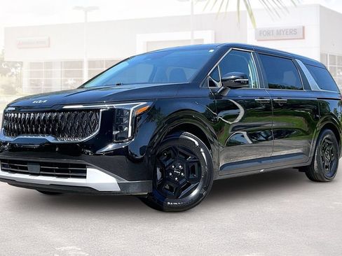 Used 2026 Kia Carnival FWD image 30