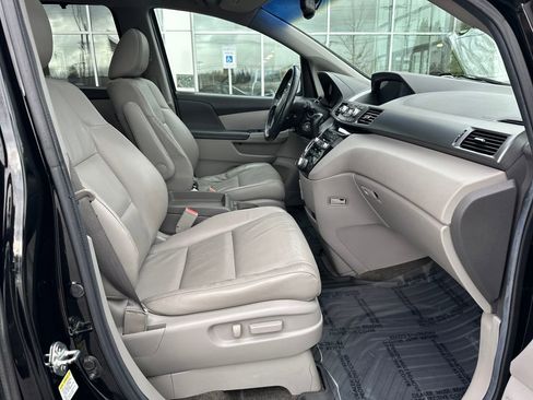 Used 2011 Honda Odyssey Touring image 18