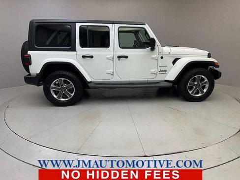 Used 2019 Jeep Wrangler Unlimited Sahara w/ Cold Weather Group AWD/4WD image 6