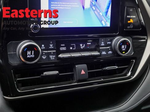 Used 2023 Toyota Highlander LE image 19