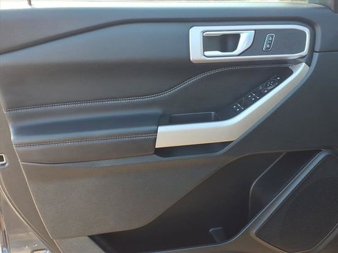 Used 2023 Ford Explorer XLT w/ Equipment Group 202A image 10
