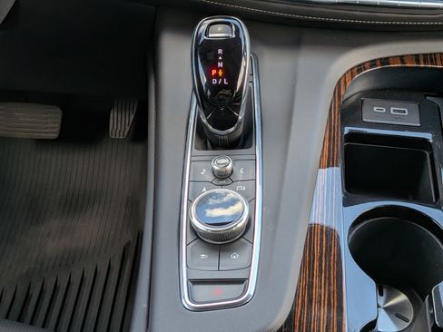 Certified 2024 Cadillac Escalade Premium Luxury w/ LPO, Floor Liner Package AWD/4WD image 21