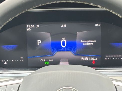 Used 2025 Volkswagen Taos SE image 34