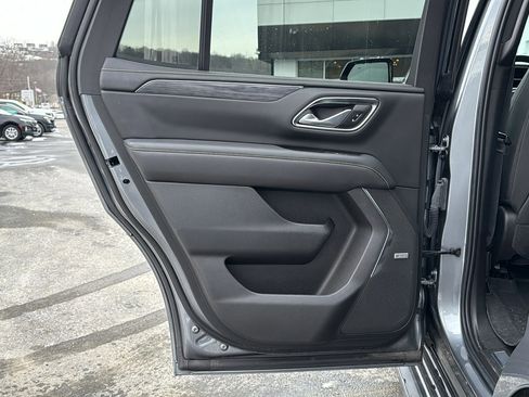 Used 2022 GMC Yukon SLT w/ SLT Premium Package image 26